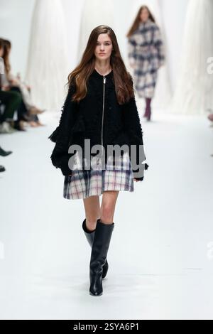 Milan, Italien. 27 février 2025. GENNY automne-hiver 2025 Runway pendant la semaine de la mode de Milan le 2025 février - Milan, Italie 27/02/2025 crédit : dpa/Alamy Live News Banque D'Images