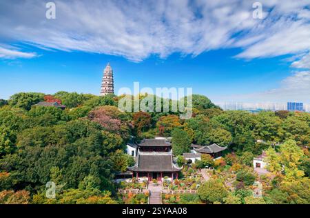 Zone pittoresque de la colline du tigre, ville de Suzhou, province du Jiangsu, Chine, la deuxième tour penchée du monde 'Pagode de la colline du tigre' Banque D'Images