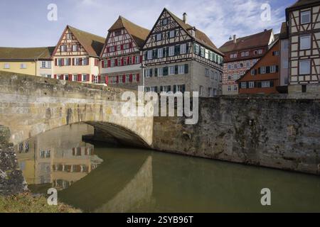 Vue de Grasboedele à l'ensemble à colombages, Schwaebisch Hall, Kochertal, Kocher, Hohenlohe, Allemagne, Europe Banque D'Images