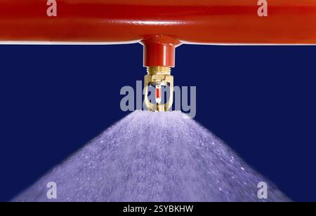 Système d'extinction par pulvérisation d'eau pour l'extinction automatique d'incendie Banque D'Images