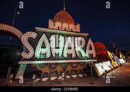 Sahara Hotel, publicité au néon ancien, Boneyard, musée du néon, Las Vegas, Nevada, États-Unis, Amérique du Nord Banque D'Images