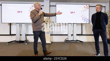 Bruxelles, Belgique. 28 février 2025. Stefaan de Clerck, Président du Conseil d’administration de Proximus, et Guillaume Boutin, CEO de Proximus, ont présenté les résultats de l’année 2024 lors d’une conférence de presse de Proximus, vendredi 28 février 2025 à Bruxelles. BELGA PHOTO NICOLAS MAETERLINCK crédit : Belga News Agency/Alamy Live News Banque D'Images