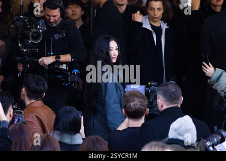 Milan, Italie. 27 février 2025. Gawon est vu arriver au défilé Prada lors de la Milan Fashion week - Womenswear automne / hiver 2025/2026 le 27 février 2025 à Milan, Italie. © photo : Cinzia Camela. Crédit : Agence photo indépendante/Alamy Live News Banque D'Images