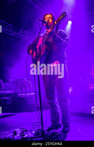 Milan Italie. 27 février 2025. L'auteur-compositeur-interprète américain ALEX LAMBERT se produit en direct au Circolo Magnolia ouvrant le spectacle de Lawrence. Banque D'Images