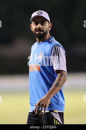 Dubaï, Émirats arabes Unis. 1er mars 2025. Cricket : ICC Champions Trophy 2025 : Dubaï . INDE vs Nouvelle-Zélande . Joueurs indiens en pratique à l'Académie ICC. En action : Virat Kohli (crédit image : © Seshadri Sukumar/ZUMA Press Wire) USAGE ÉDITORIAL SEULEMENT! Non destiné à UN USAGE commercial ! Banque D'Images