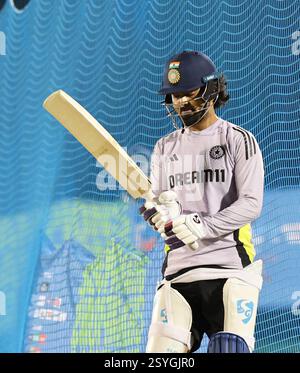 Dubaï, Émirats arabes Unis. 1er mars 2025. Cricket : ICC Champions Trophy 2025 : Dubaï . INDE vs Nouvelle-Zélande . Joueurs indiens en pratique à l'Académie ICC. En action : KL Rahul (crédit image : © Seshadri Sukumar/ZUMA Press Wire) USAGE ÉDITORIAL SEULEMENT! Non destiné à UN USAGE commercial ! Banque D'Images