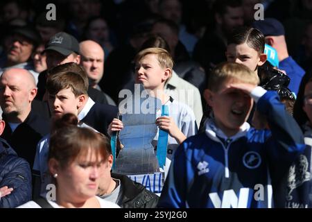 Selhurst Park, Selhurst, Londres, Royaume-Uni. 1er mars 2025. FA Cup Fifth Round Football, Crystal Palace versus Millwall ; Millwall fans Credit : action plus Sports/Alamy Live News Banque D'Images