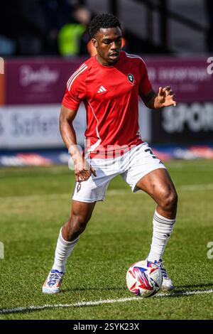 Salford le samedi 1er mars 2025. Kevin Berkoe du Salford City FC en échauffement lors du match de Sky Bet League 2 entre Salford City et Bradford City au Peninsula Stadium, Salford, samedi 1er mars 2025. (Photo : Ian Charles | mi News) crédit : MI News & Sport /Alamy Live News Banque D'Images