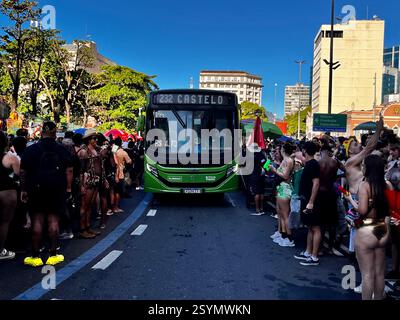 Rio de Janeiro, Brésil. 01 mars 2025. Rio de Janeiro-Brésil, 1er mars 2025, Carnaval de rue dans la ville de Rio de Janeiro Nova Bad block défilés dans le centre-ville de Rio de Janeiro crédit : Andre Paes/Alamy Live News Banque D'Images
