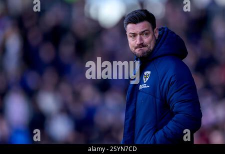 Johnnie Jackson, manager de l'AFC Wimbledon, lors du match de Sky Bet League Two au Cherry Red Records Stadium de Londres. Date de la photo : samedi 1er mars 2025. Banque D'Images