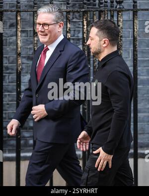 Londres, Royaume-Uni. 01 mars 2025. Volodymyr Zelenskyy (Zelensky), président de l'Ukraine, est accueilli au 10 Downing Street par Sir Keir Starmer, premier ministre du Royaume-Uni, pour des réunions bilatérales. Cela précède le sommet des dirigeants européens qui se tiendra demain dans la capitale britannique. Crédit : Imageplotter/Alamy Live News Banque D'Images