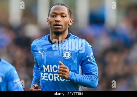Peterborough le samedi 1er mars 2025. Tayo Edun (14 Peterborough United) lors du match de Sky Bet League 1 entre Peterborough et Shrewsbury Town à London Road, Peterborough le samedi 1er mars 2025. (Photo : Kevin Hodgson | mi News) crédit : MI News & Sport /Alamy Live News Banque D'Images
