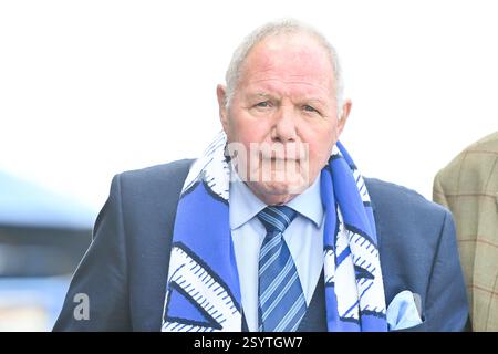 Peterborough le samedi 1er mars 2025. Barry Fry Directeur du football pour Peterborough avant le match de Sky Bet League 1 entre Peterborough et Shrewsbury Town à London Road, Peterborough le samedi 1er mars 2025. (Photo : Kevin Hodgson | mi News) crédit : MI News & Sport /Alamy Live News Banque D'Images