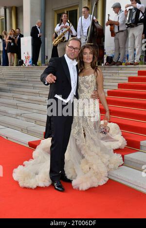 Nico Schwanz und Janine Pink beim Leipziger Opernball dans Leibzig 02.10. 2023 *** Nico Schwanz et Janine Pink au bal de l'Opéra de Leipzig à Leibzig 02 10 2023 crédit : Imago/Alamy Live News Banque D'Images