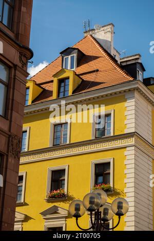 Wroclaw, Pologne Mai 2023 place centrale du marché de Wroclaw avec de vieilles maisons. Capitale historique de Silésie, Europe. Archite de la mairie Banque D'Images