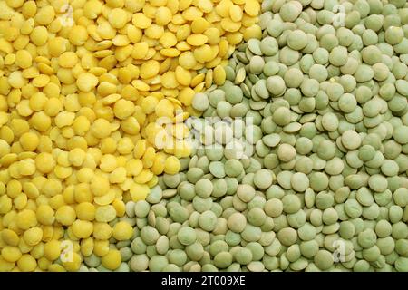 aliments de base produits comme lentilles dans les couleurs vert, rouge, orange, jaune pour les restaurants végétaliens végétariens ou le commerce de produits céréaliers. Banque D'Images