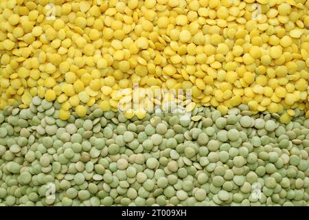 aliments de base produits comme lentilles dans les couleurs vert, rouge, orange, jaune pour les restaurants végétaliens végétariens ou le commerce de produits céréaliers. Banque D'Images