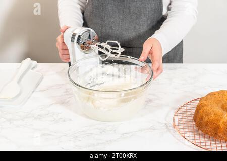 Creamy Bliss : crème au fromage Buttercream pour Carrot Bundt Cake Banque D'Images