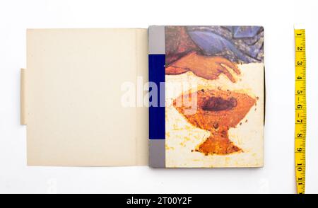 Trinity par Andrei Rublev an Antology, par Vzdornov, G.I.et Komech, A.I. publié pour la première fois en 1981 en URSS. Banque D'Images