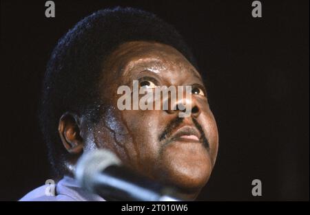 Le jazzman américain Fats Domino se produit au Lionel Hampton Jazz Club à Paris, novembre 1988. Banque D'Images