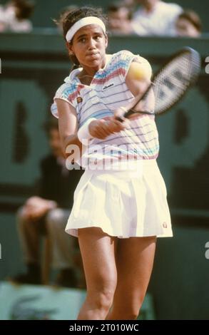 La joueuse de tennis américaine Mary Joe Fernandez, participant à un match de simple féminin de l'Open de France. Paris, mai 1989 Banque D'Images