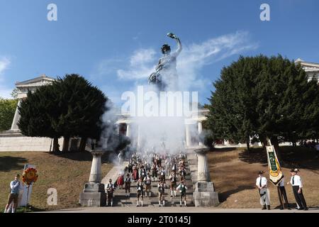 Munich, Allemagne. 03 octobre 2023. Les artilleurs Boeller tirent le bvor der Bavaria eim 188th Munich Oktoberfest. Le Wiesn se termine aujourd'hui. Crédit : Karl-Josef Hildenbrand/dpa/Alamy Live News Banque D'Images