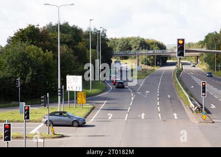 Exeter A379 route en journée - vue d'oiseau de la circulation Banque D'Images