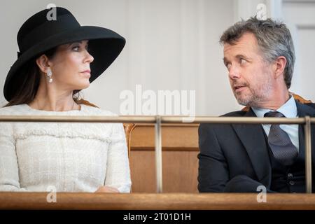 Copenhague, Danemark. 03 octobre 2023. La Princesse héritière Marie et le Prince héritier Frederik, lors de l'ouverture du Folketing à Christiansborg à Copenhague, le mardi 3 octobre 2023. L'ouverture du Folketing marque le début d'une nouvelle année parlementaire. (Photo : Mads Claus Rasmussen/Ritzau Scanpix) crédit : Ritzau/Alamy Live News Banque D'Images