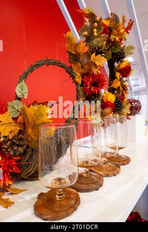 Produits de Thanksgiving festifs disponibles chez Macy's, grand magasin phare de Herald Square, 2023, New York, États-Unis Banque D'Images