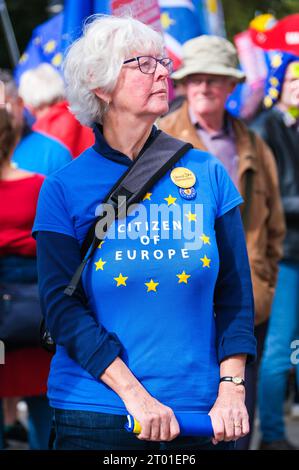 Londres, Royaume-Uni. 23 septembre 2023. Un partisan pro-européen lors du rassemblement anti-Brexit National Rejoin March à Londres, appelant le Royaume-Uni à rejoindre l’Union européenne. Banque D'Images