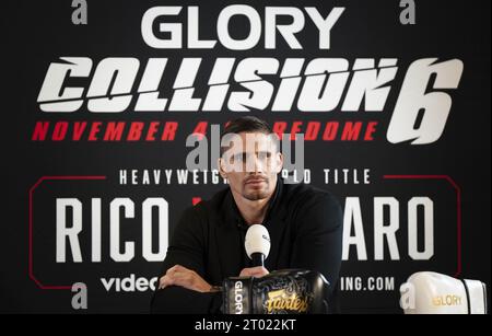 HILVERSUM - Kickboxer Rico Verhoeven avec Tariq 'cookie' Osaro lors d'une conférence de presse avant l'événement collision 6 de gloire dans lequel Verhoeven fait son retour sur le ring. Verhoeven défend son titre mondial contre Osaro. ANP FREEK VAN DEN BERGH netherlands Out - belgique Out Banque D'Images
