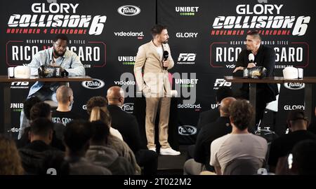 HILVERSUM - Kickboxer Rico Verhoeven avec Tariq 'cookie' Osaro lors d'une conférence de presse avant l'événement collision 6 de gloire dans lequel Verhoeven fait son retour sur le ring. Verhoeven défend son titre mondial contre Osaro. ANP FREEK VAN DEN BERGH netherlands Out - belgique Out Banque D'Images