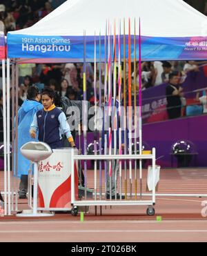 Hangzhou, Chine. 03 octobre 2023. Hangzhou, Zhejiang, Chine : Asian Games, Inde Annu Rani a obtenu une médaille d'or en Medal dans Javelin Throw crédit : Seshadri SUKUMAR / Alamy Live News Banque D'Images