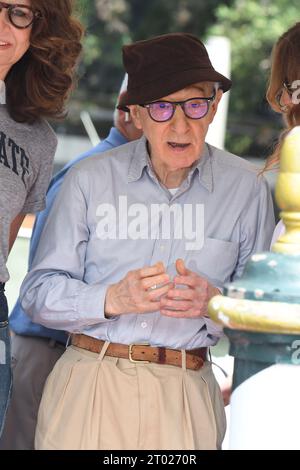 VENISE, ITALIE - 04 SEPTEMBRE : Woody Allen, arrive à l'embarcadère de l'hôtel Excelsior pour le 80e Festival International du film de Venise 2023 le 04 septembre 2 Banque D'Images