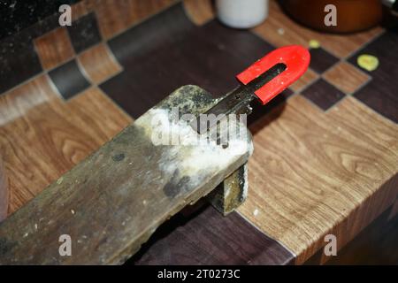 Grate de 25 ans dans une cuisine de village Kerala Banque D'Images