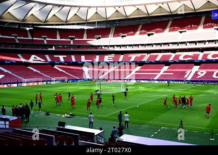 Eindhoven, pays-Bas. 03 octobre 2023. MADRID - joueurs de Feyenoord lors de la séance d'entraînement de Feyenoord avant le match de l'UEFA Champions League contre l'Atletico Madrid à l'Estadio Metropolitano le 3 octobre 2023 à Madrid, Espagne. ANP OLAF KRAAK crédit : ANP/Alamy Live News crédit : ANP/Alamy Live News crédit : ANP/Alamy Live News Banque D'Images