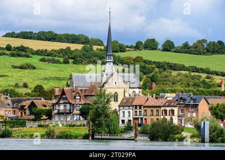 Porte d'entrée du Vexin normand, les Andelys est la ville de Richard cœur de Lion. Sur les bords de Seine et au pied des célèbres ruines de Châtea Banque D'Images