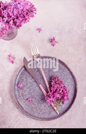Décoration de vacances pour dîner romantique au restaurant Banque D'Images