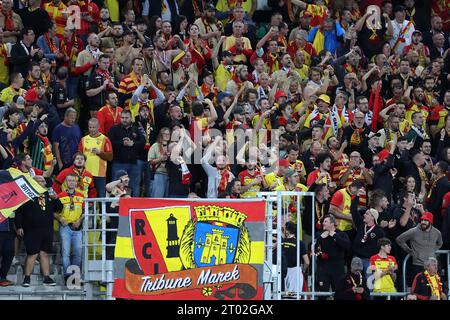 Lens, France. 3 octobre 2023. Fans du RC Lens lors du match de l'UEFA Champions League à l'Estadio Bollaert Delelis, Lens. Le crédit photo devrait se lire : David Klein/Sportimage crédit : Sportimage Ltd/Alamy Live News Banque D'Images