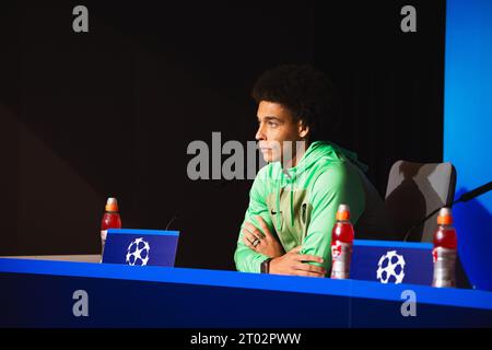 Madrid, Espagne. 03 octobre 2023. Axel Witsel (Atletico Madrid) vu lors de la conférence de presse la veille du match de football de Ligue des Champions contre Feyenoord au stade Civitas Metropolitano. Crédit : SOPA Images Limited/Alamy Live News Banque D'Images