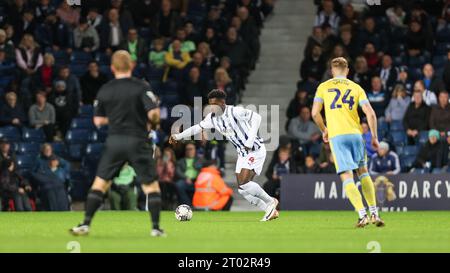 West Bromwich, Royaume-Uni. 03 octobre 2023. Cédric Kipré de West Bromwich Albion en action lors de l'EFL Sky Bet Championship match entre West Bromwich Albion et Sheffield Wednesday aux Hawthorns, West Bromwich, Angleterre le 3 octobre 2023. Photo de Stuart Leggett. Usage éditorial uniquement, licence requise pour un usage commercial. Aucune utilisation dans les Paris, les jeux ou les publications d'un seul club/ligue/joueur. Crédit : UK Sports pics Ltd/Alamy Live News Banque D'Images