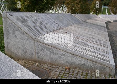 Potocari, Bosnie-Herzégovine - 2 octobre 2023 : Srebrenica - Potocari Memorial Center. C'est le plus grand génocide en Europe depuis la Seconde Guerre mondiale Banque D'Images