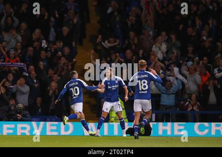 Conor Chaplin #10 d'Ipswich Town célèbre son objectif d'atteindre la 2-0e place lors du Sky Bet Championship Match Ipswich Town vs Hull City à Portman Road, Ipswich, Royaume-Uni, le 3 octobre 2023 (photo de Gareth Evans/News Images) Banque D'Images