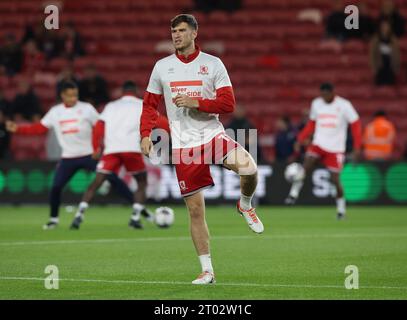 Middlesbrough, Royaume-Uni. 03 octobre 2023. Paddy McNair de Middlesbrough se réchauffe avant le match du championnat Sky Bet Middlesbrough vs Cardiff City au Riverside Stadium, Middlesbrough, Royaume-Uni, le 3 octobre 2023 (photo de Nigel Roddis/News Images) à Middlesbrough, Royaume-Uni le 10/3/2023. (Photo Nigel Roddis/News Images/Sipa USA) crédit : SIPA USA/Alamy Live News Banque D'Images