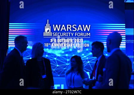 Varsovie, Pologne. 03 octobre 2023. Varsovie (Pologne), 03.10.23, participants au 10e anniversaire du Forum sur la sécurité de Varsovie à DoubleTree by Hilton Hotel & Conference Centre Warsaw, (photo Aleksy Witwicki/Sipa USA) crédit : SIPA USA/Alamy Live News Banque D'Images