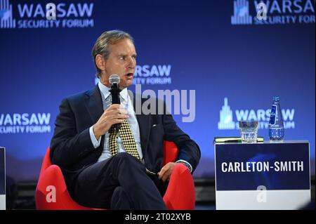 Varsovie, Pologne. 03 octobre 2023. Varsovie (Pologne), 03.10.23, général (R) Mark Carleton Smith Chef d'état-major général (2018-2022), Royaume-Uni lors d'une réunion-débat plaidant pour l'adhésion de l'Ukraine à l'OTAN lors de la première journée du Forum de sécurité de Varsovie (photo Aleksy Witwicki/Sipa USA) crédit : SIPA USA/Alamy Live News Banque D'Images