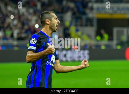 Milan, Italie. 03 octobre 2023. Henrikh Mkhitaryan (22) de l'Inter vu lors du match de l'UEFA Champions League entre l'Inter et Benfica à Giuseppe Meazza à Milan. (Crédit photo : Gonzales photo/Alamy Live News Banque D'Images