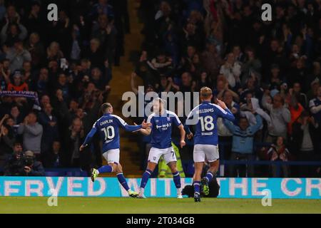 Ipswich, Royaume-Uni. 03 octobre 2023. Conor Chaplin #10 d'Ipswich Town célèbre son objectif de le faire 2-0 lors du Sky Bet Championship Match Ipswich Town vs Hull City à Portman Road, Ipswich, Royaume-Uni, le 3 octobre 2023 (photo de Gareth Evans/News Images) à Ipswich, Royaume-Uni le 10/3/2023. (Photo Gareth Evans/News Images/Sipa USA) crédit : SIPA USA/Alamy Live News Banque D'Images