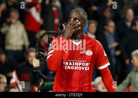 Eindhoven, pays-Bas. 03 octobre 2023. EINDHOVEN - Jordan Teze du PSV Eindhoven célèbre les 2-2 lors du match de l'UEFA Champions League entre le PSV Eindhoven et le Sevilla FC au stade Phillips le 3 octobre 2023 à Eindhoven, aux pays-Bas. ANP MAURICE VAN STEEN crédit : ANP/Alamy Live News Banque D'Images