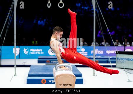 Anvers, Belgique. 3 octobre 2023. NOE Seifert (SUI) sur le cheval pommeau lors de la 52e finale par équipe masculine des Championnats du monde FIG 2023 de gymnastique artistique au Sportpaleis à Anvers, Belgique. (Daniela Porcelli/SPP) crédit : SPP Sport Press photo. /Alamy Live News Banque D'Images